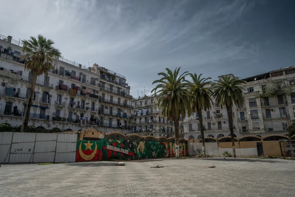 Algérie : le revirement sur la loi anticoloniale révèle les calculs diplomatiques d'Alger face à Paris