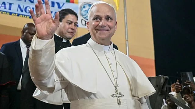 Pope Leo XIV en visite au Cameroun : un appel moral face à la crise institutionnelle